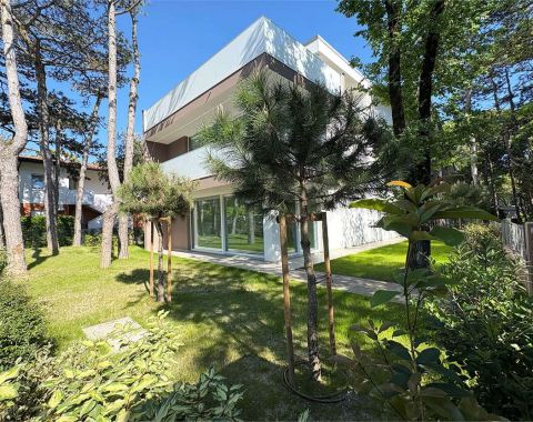 Appartamento nuovo 3 camere a Lignano, a 200 metri dal mare