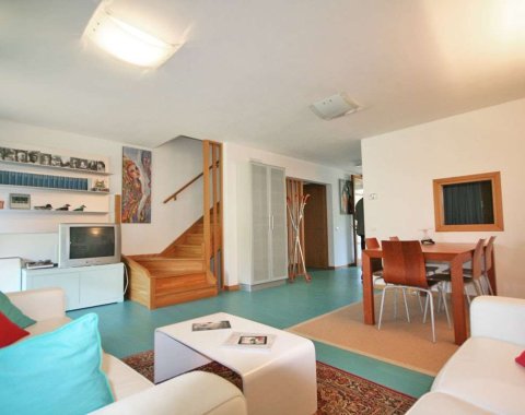 Villa in vendita nel Golf Club di Lignano con giardino 