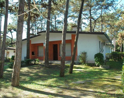 Portion of a semi-detached house in Lignano Pineta