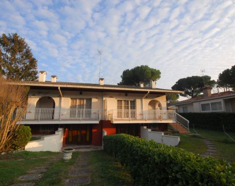 Semi-detached villa with garden in Lignano Riviera