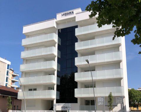 Residence La Dama 601 - Attico con ampio Solarium