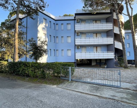 Appartamenti trilocali 400 m dalla spiaggia Bibione Pineda